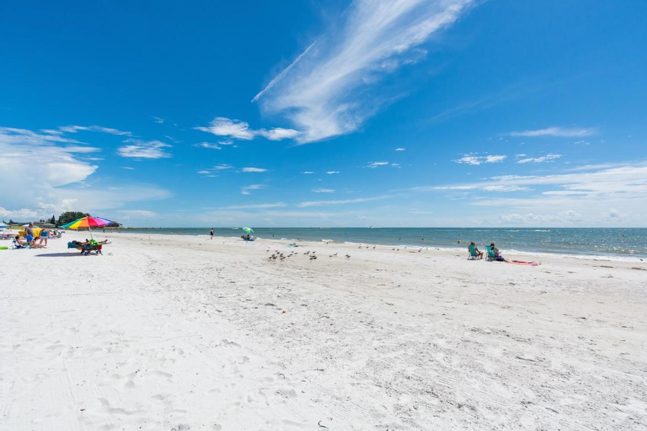 106 Beach Place Condos St. Pete Beach Bagian luar foto