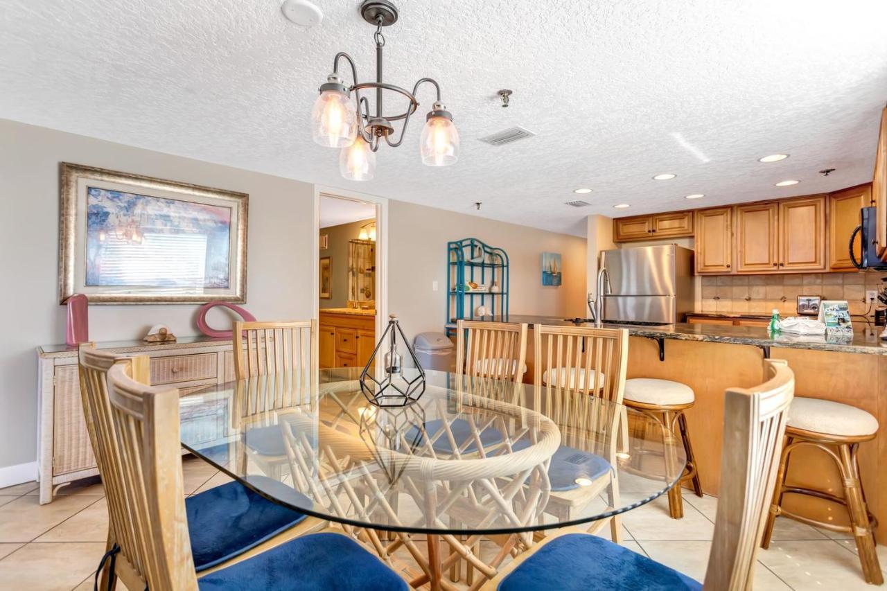 106 Beach Place Condos St. Pete Beach Bagian luar foto