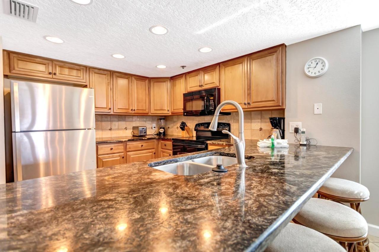 106 Beach Place Condos St. Pete Beach Bagian luar foto