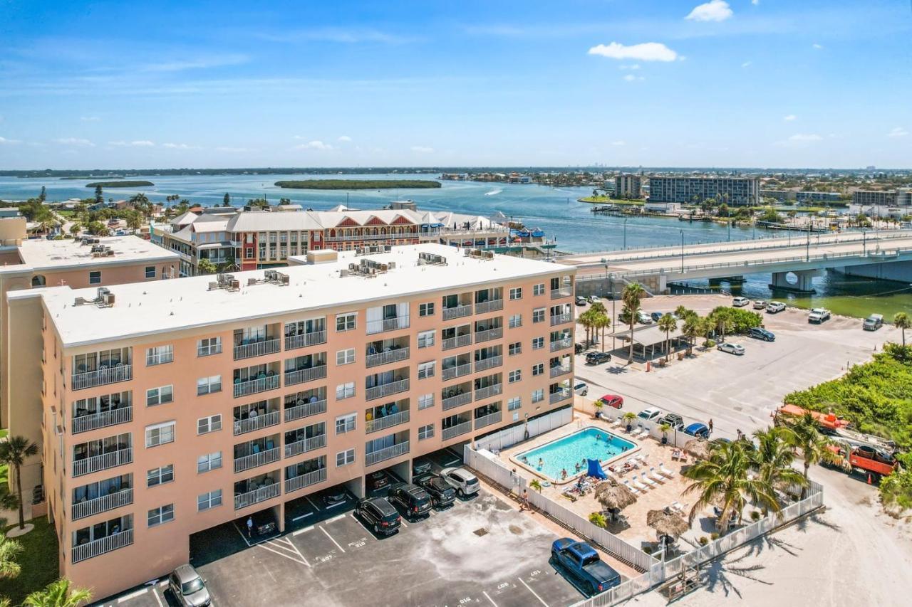 106 Beach Place Condos St. Pete Beach Bagian luar foto