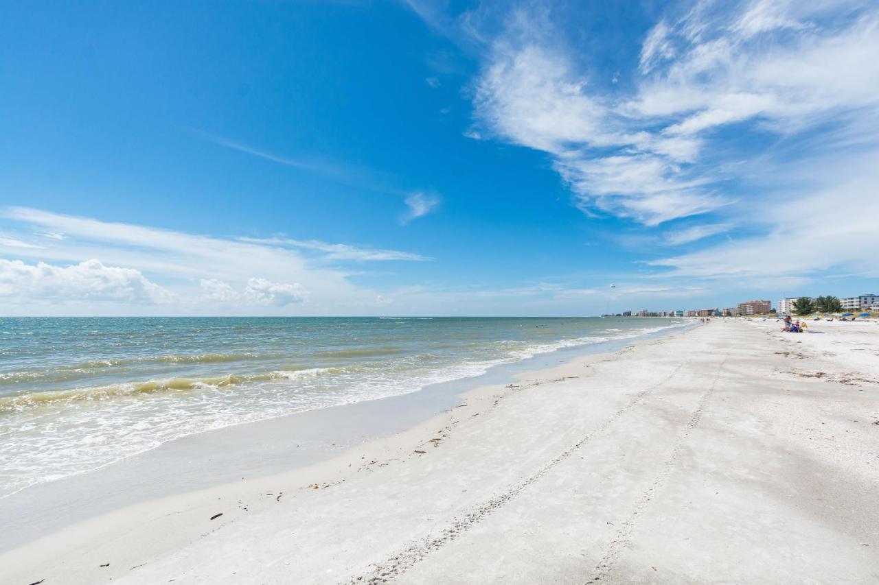 106 Beach Place Condos St. Pete Beach Bagian luar foto