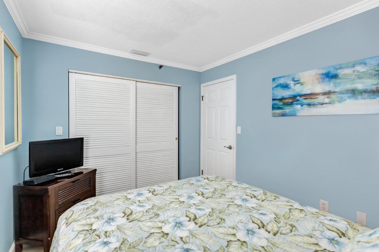 106 Beach Place Condos St. Pete Beach Bagian luar foto