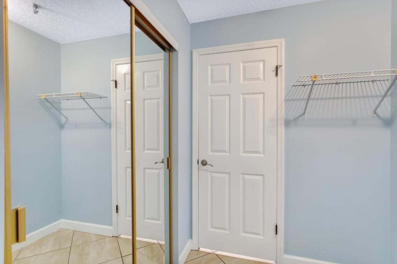106 Beach Place Condos St. Pete Beach Bagian luar foto