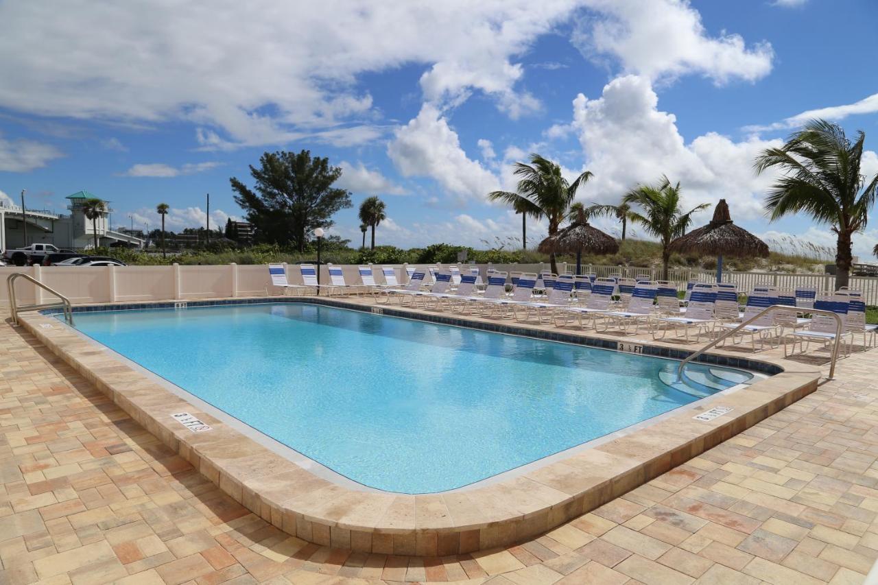 106 Beach Place Condos St. Pete Beach Bagian luar foto