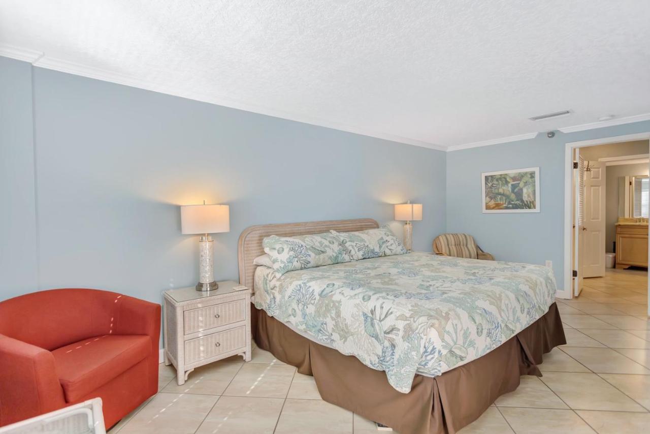 106 Beach Place Condos St. Pete Beach Bagian luar foto