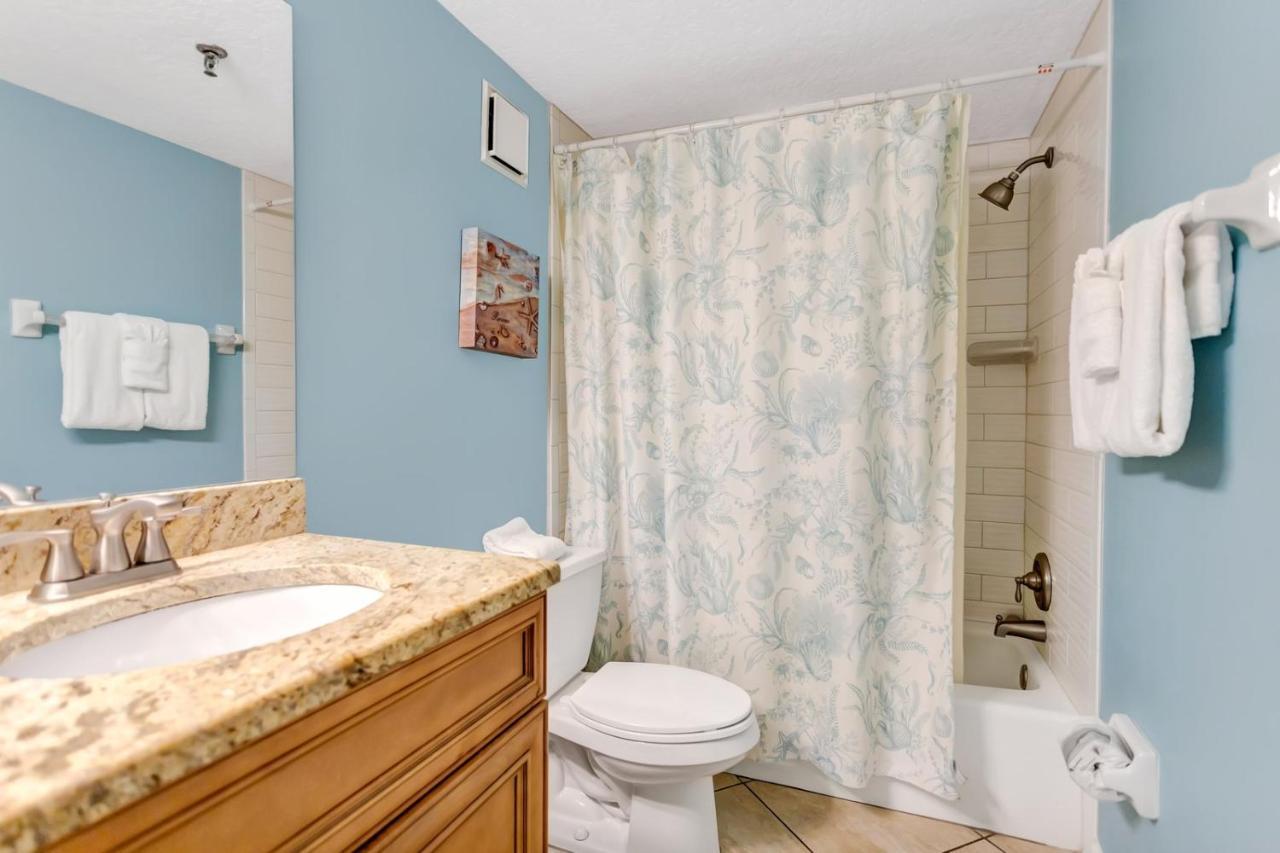106 Beach Place Condos St. Pete Beach Bagian luar foto