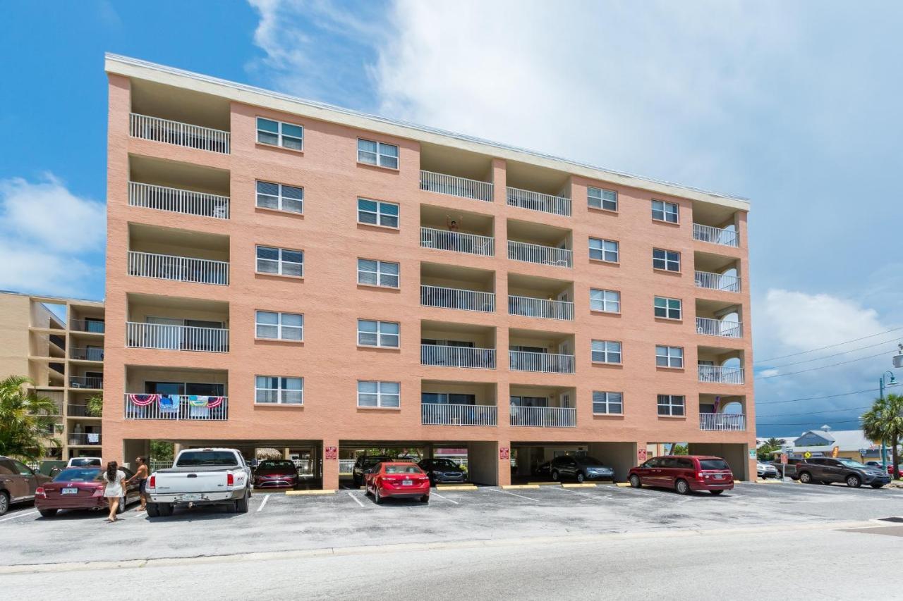 106 Beach Place Condos St. Pete Beach Bagian luar foto