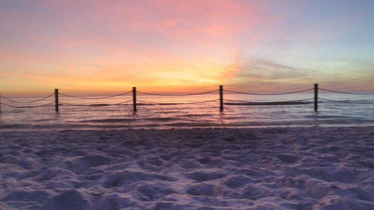 106 Beach Place Condos St. Pete Beach Bagian luar foto